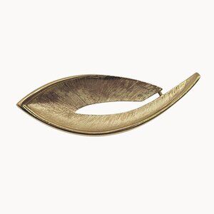 VTG Trifari Brooch Elongated Leaf Brushed Gold Tone Retro Minimalist Boho Pin